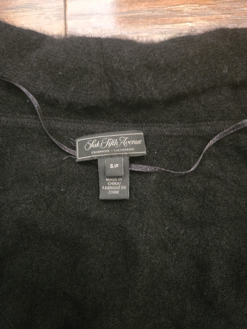 Saks Fifth Avenue Cashmere Long Sleeve Long Cardigan Size Small - Picture 3 of 4